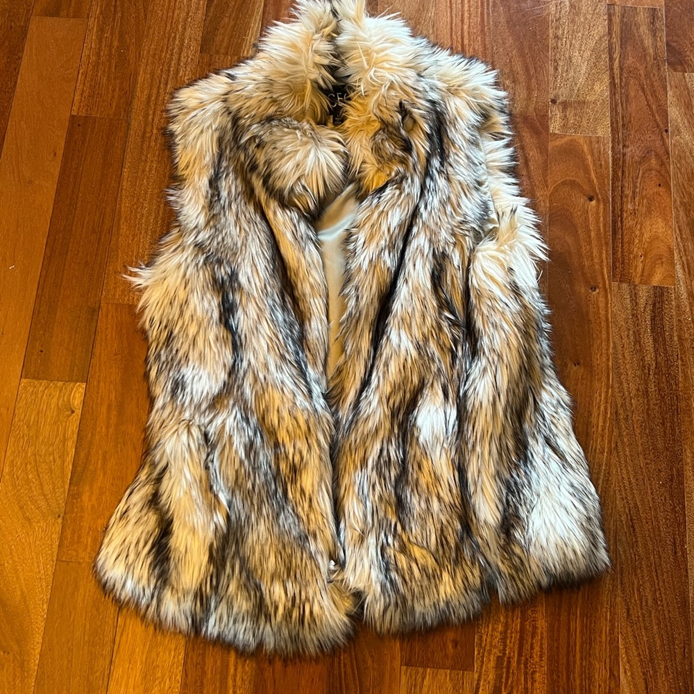 Luxe Boutique Vest size L